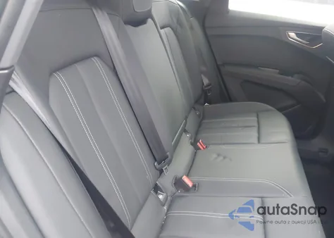 2024 Audi Q4 E-Tron Premium 55 Quattro z USA, uszkodzony, nr VIN WA1KUBFZ2RP063694